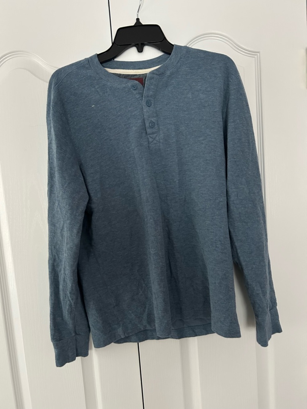 Classic Blue Long-Sleeve Henley Polo - Men's